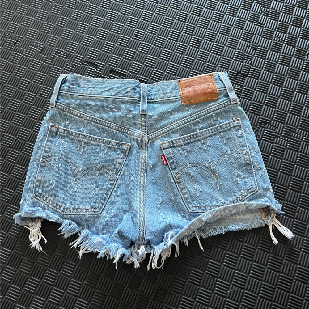 Levi Shorts Size 24